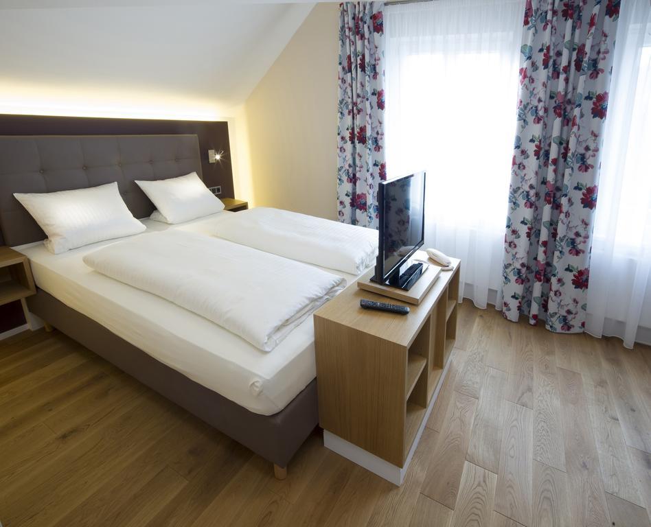 Geniesserhotel Limbacher Herrieden Room photo